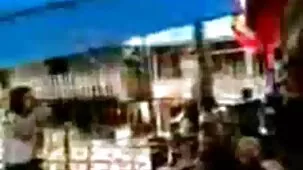 Dos chicos besan a una morena desnuda después de ducharse con dos puñaladas xxx lesbianas casero al mismo tiempo