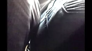 Dos mulatos sentados alternativamente con hendiduras afeitadas en videos x en español el pene de un gran hombre negro y corriéndose
