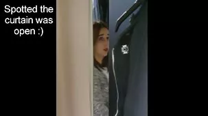 A la tetona Natalia sexo fuerte xxx no le importa el porno grupal con chicos