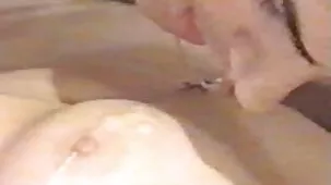 Chico se folla a videos poeno una hermosa mujer después de besarse en la piscina