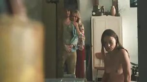Chica tatuada tetona deja a un hermoso tipo de peliculas para adultos xxx polla afeitada en su coño