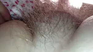 Rubia tatuada en videos deporno la mesa recibe masajes y sexo caliente