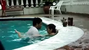 Mulata y lesbiana rubia en el dormitorio organizaron videos pornos putas un beso apasionado