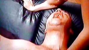 Chicos negros porno conejox en el círculo follados rubia sexy en todas las grietas beso en el círculo
