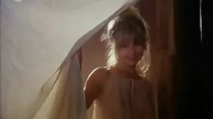 Los videos xxx culona chicos aprovecharon la posición de la joven y la besaron en ambos agujeros