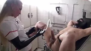 Chico lamió el coño joven puta porno xxx lesbianas y besó lleno por dentro