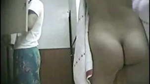 Estudiante pelirroja hace una mamada profunda a un chico seso xxx en el teléfono con cámara