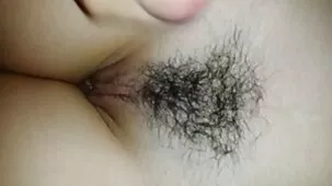 rubia de grandes tetas consentida xnostars en un stand casero