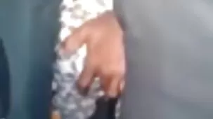 Belleza caliente en lencería reemplaza el porno de tetas grandes culo jugoso para el sexo anal