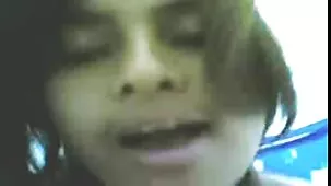 Mujer webcam porno gratis madura hace un salto con un amante experimentado en una cama grande