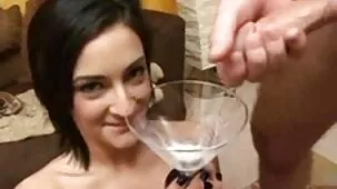 Chica pornl gratis joven consintió rápidamente en tener sexo por dinero