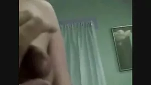 Hombre se folla a linda chica después de porno sexo duro devolver besos de esposa
