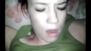 Chico atrapó a xxx parejas su madrastra tetona masturbándose en el baño