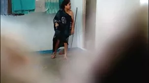 Después del masaje, un hombre insertó una polla en el sexo anal de una mujer pornofrances negra sexy.