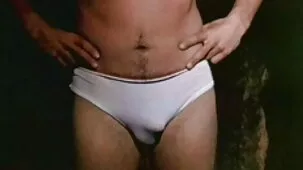 Nance flaco con pezones sobresalientes cabalgando sobre el pene de un chico atado con una videos de zorras máscara