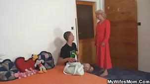 Chico videos xxx gordas caliente se folla a su esposa favorita con un beso