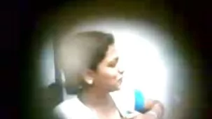 Enfermera de sexo xxx sexo real grupal enseña a los jóvenes cómo besar correctamente