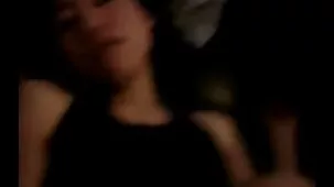 Una joven latina durante un masaje comenzó a video de polno masturbar el palo de un hombre sobre la mesa con las piernas