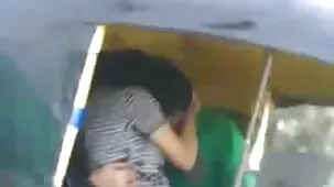 Las bragas porno gratis azteca de la chica y se folla a su amante.