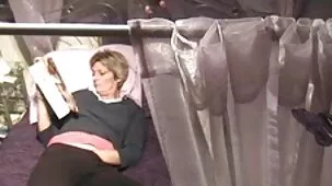 Chica en calcetines negros duro porno mayores para follar