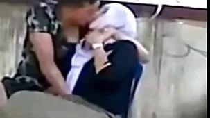 Rubia con el coño peludo reemplaza sexo con animales gratis el agujero en casa