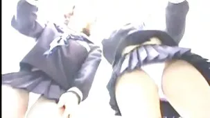 Amantes de la doble penetración cachondas maduras con morena esbelta