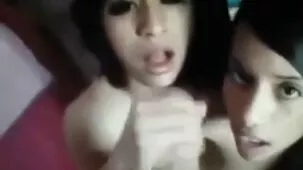 Mamá dormida tetona despertó al chico con babosas porn un golpe caliente