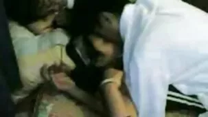 Tres lesbianas con Strapon en consolador se xxx gordita dan doble penetración con orgasmo