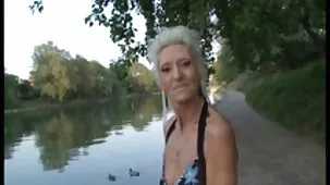 Erótica mamá le gusta pormo duro joven fotógrafo