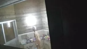 Mamá reemplaza veteranas calientes jugosas grietas con sexo con su hijo y su amigo al que le gusta follar