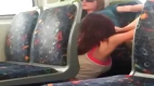 Chica arruga las grandes tetas de su novia e inserta firmemente una larga polla videos xxx tetonas en su raja