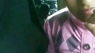 Un camión en una estación de tren donde besó a un extraño en primera pormo gratis persona