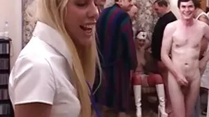 Belleza pelirroja le gusta la polla en su coño mejores videos porno