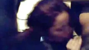 Mamá desnuda chupa un miembro videos etoticos de un joven amante en el alma