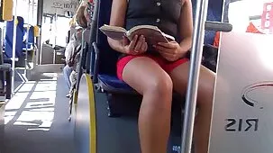 Mamá madura con tetas alegres montando en el pene de su petardas hd hijastro