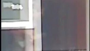 El empleado recogió videos porno sexo duro las piernas de la puta Brazzers y le besó el culo