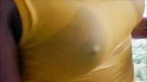Hermosa chicas porno gratis milf tiene sexo lésbico con un joven vecino