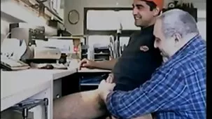 Puta blanca recibe doble xxx asiáticas penetración de chicos negros