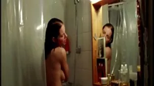 rubia porno de rubias de grandes tetas encantada con la doble penetración