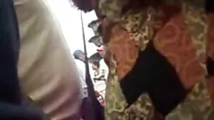 Chico teniendo sexo grupal con dos vaquillas en por no amateur la oficina
