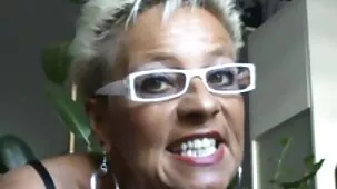 Señora madura con grandes tetas durante el sexo en grupo disfruta de la doble xxx paginas penetración