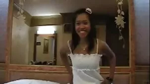 Mulata cachonda disfruta de un miembro de su novio videos xxx gratis para descargar sin goma en un culo gordito