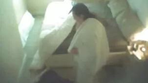 Asiática, teniendo una mamada, reemplaza el agujero jugoso por golpear a un hombre pelis porno en español negro