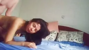 Chica se pone porn hub maduras strapon y extiende sus calcetines de piernas para nalgadas grupales