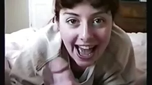 Jovencita de maduras xxc coño peludo hace follar a su amante en el apartamento