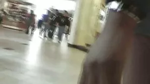 Hermana pequeña porno en latino en falda corta quería sexo anal con su hermano