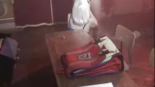 Chico joven lame porno de masajes cuidadosamente el coño mojado y lindo mamá gorda