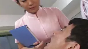 Los problemas con las tetas grandes llegaron a una orgía, que los sexo videos gratis chicos tienen sexo con doble penetración