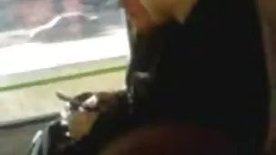 Estudiante con gafas wwwpetardas dobladas debajo de su madre y le hizo un profundo golpe anal